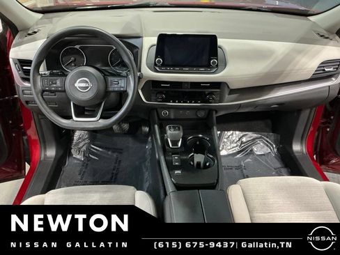 Used 2023 Nissan Rogue SV FWD image 9