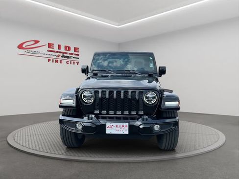 Used 2021 Jeep Gladiator Overland AWD/4WD image 13