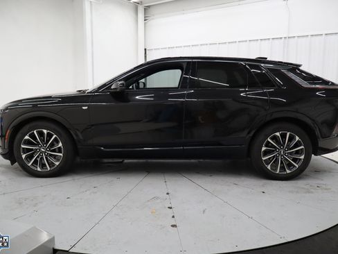 Used 2024 Cadillac Lyriq Sport image 9