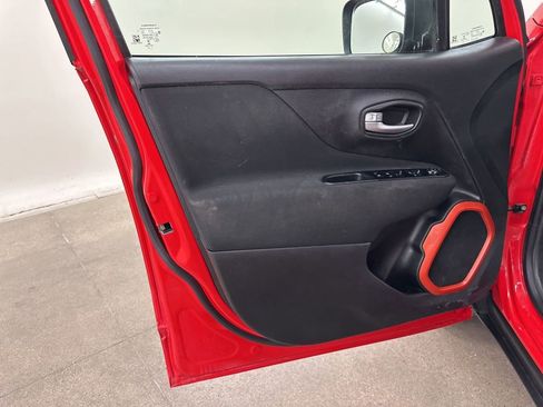 Used 2020 Jeep Renegade Sport image 30