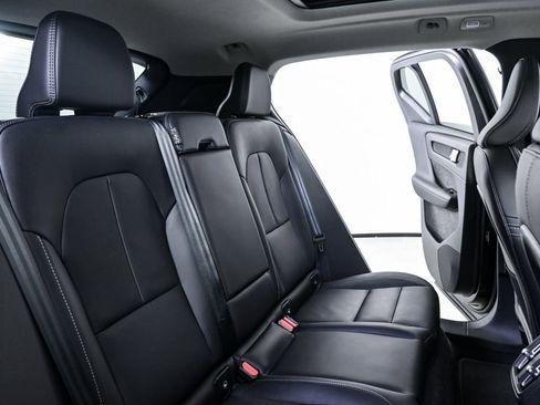 Certified 2025 Volvo XC40 B5 Plus image 23