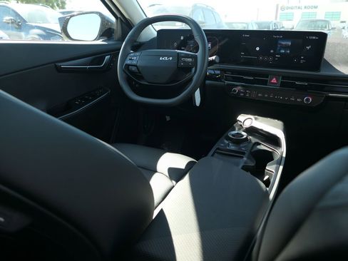 New 2025 Kia EV6 Wind image 22