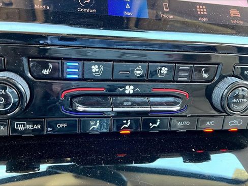 Used 2022 Jeep Grand Cherokee L Limited w/ Luxury Tech Group II AWD/4WD image 18