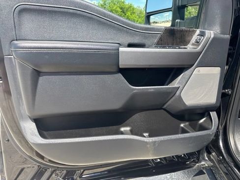 Used 2025 Ford F250 Lariat AWD/4WD image 23