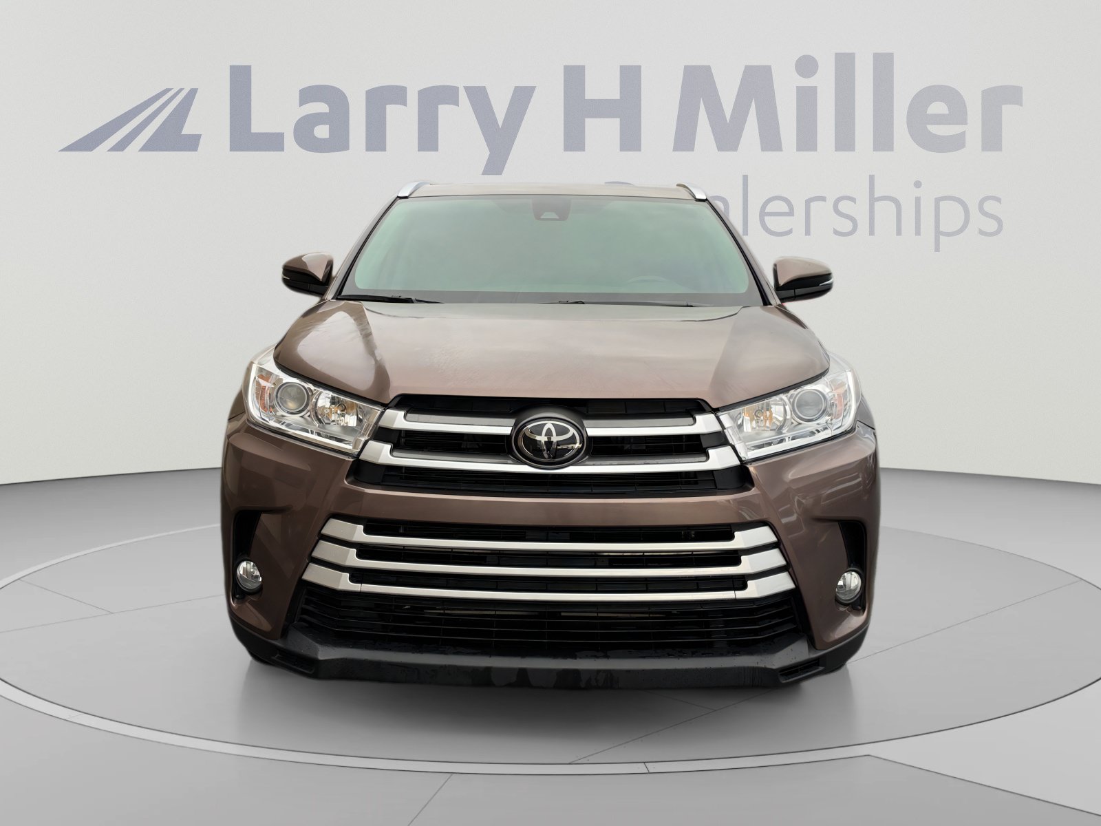 Used 2018 Toyota Highlander XLE w/ Carpet Mat Package (TMS) FWD image 8