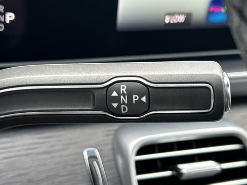 Certified 2026 Mercedes-Benz GLS 450 4MATIC image 31