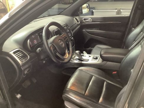 Used 2019 Jeep Grand Cherokee Limited image 11