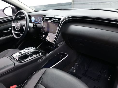 Certified 2024 Hyundai Tucson Limited image 15