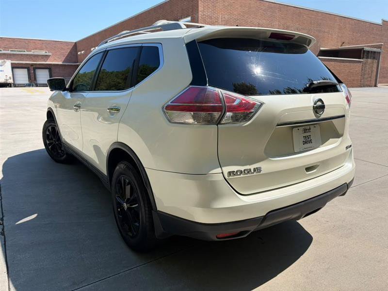 Used 2016 Nissan Rogue SV w/ SV Premium Package AWD/4WD image 4