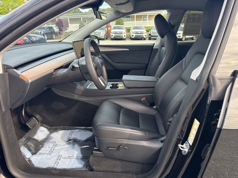 Used 2023 Tesla Model Y Long Range image 9