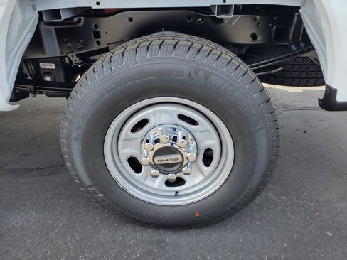 New 2026 Ford F250 XL w/ XL Chrome Package AWD/4WD image 27