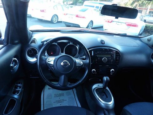Used 2014 Nissan Juke SV w/ Interior Illumination Package FWD image 5