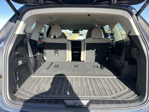 Used 2023 Subaru Ascent Premium w/ Convenience Package image 19