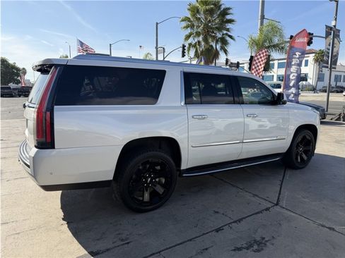 Used 2018 Cadillac Escalade ESV Luxury RWD image 66