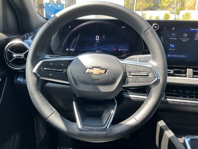 Used 2026 Chevrolet Equinox LT FWD image 14