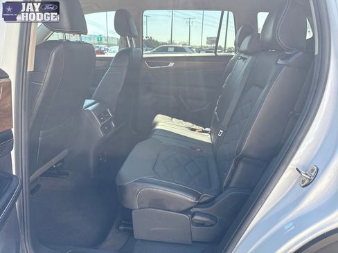 Used 2024 Volkswagen Atlas SE image 8