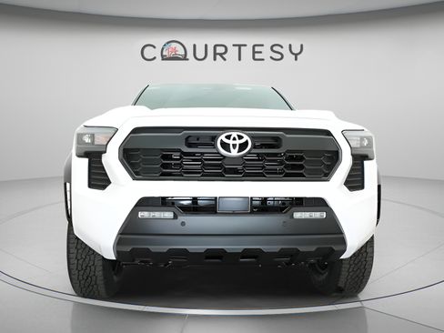 Used 2025 Toyota Tacoma TRD Off-Road w/ TRD Off Road Upgrade Package AWD/4WD image 29
