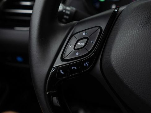 Used 2019 Toyota C-HR Limited FWD image 24