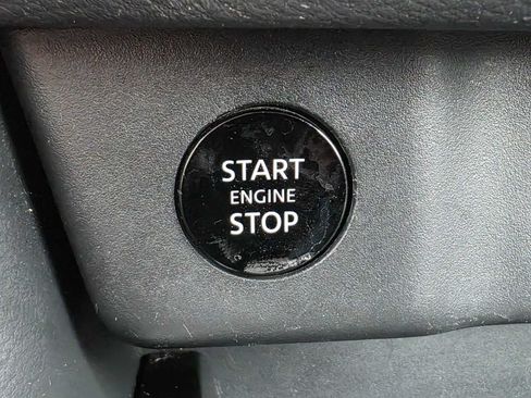 Used 2025 Nissan Rogue SV AWD/4WD image 31