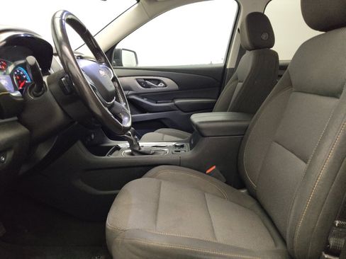 Used 2021 Chevrolet Traverse LT FWD image 17