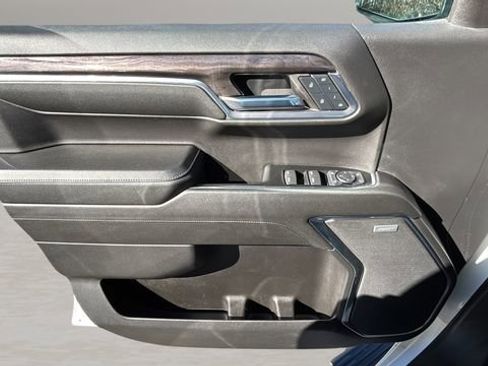 Used 2024 Chevrolet Silverado 1500 LTZ w/ LTZ Convenience Package II image 17