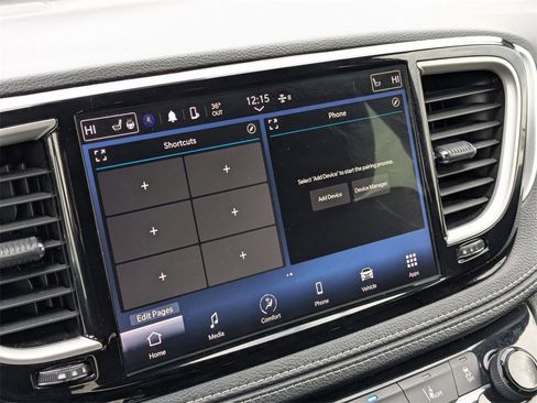 Used 2023 Chrysler Pacifica Touring image 26