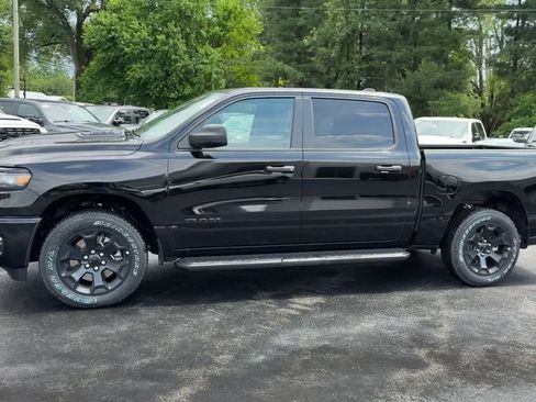 New 2026 RAM 1500 Express AWD/4WD image 3