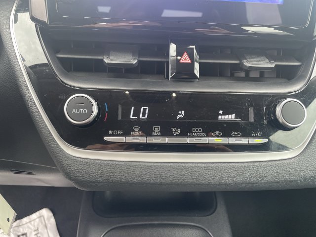 Used 2025 Toyota Corolla LE FWD image 25