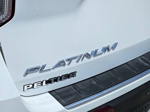 Used 2024 Ford Explorer Platinum w/ Technology Package AWD/4WD image 9