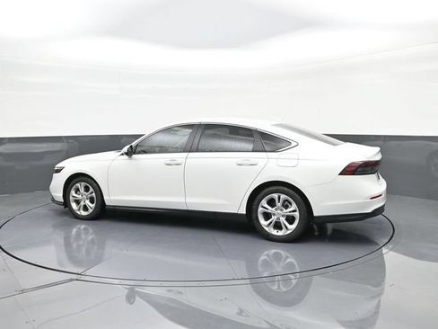 Used 2025 Honda Accord LX image 5