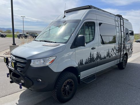 Used 2022 Mercedes-Benz Sprinter 2500 image 8