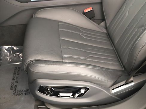 Certified 2025 Audi A8 L 3.0T image 25