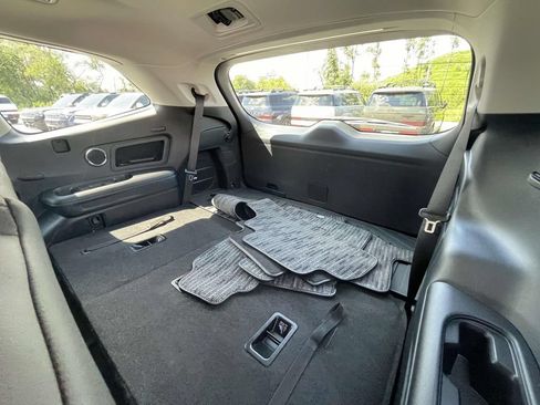 Certified 2026 Subaru Ascent Limited w/ Popular Package #2 AWD/4WD image 5