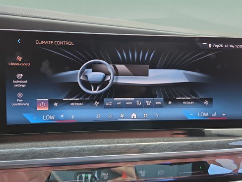 Used 2024 BMW 760i xDrive w/ Premium Package 2 AWD/4WD image 30