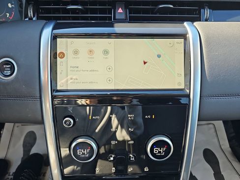 Used 2022 Land Rover Discovery Sport SE image 27