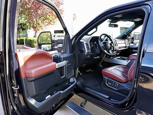 Used 2021 Ford F250 Platinum w/ FX4 Off-Road Package image 39