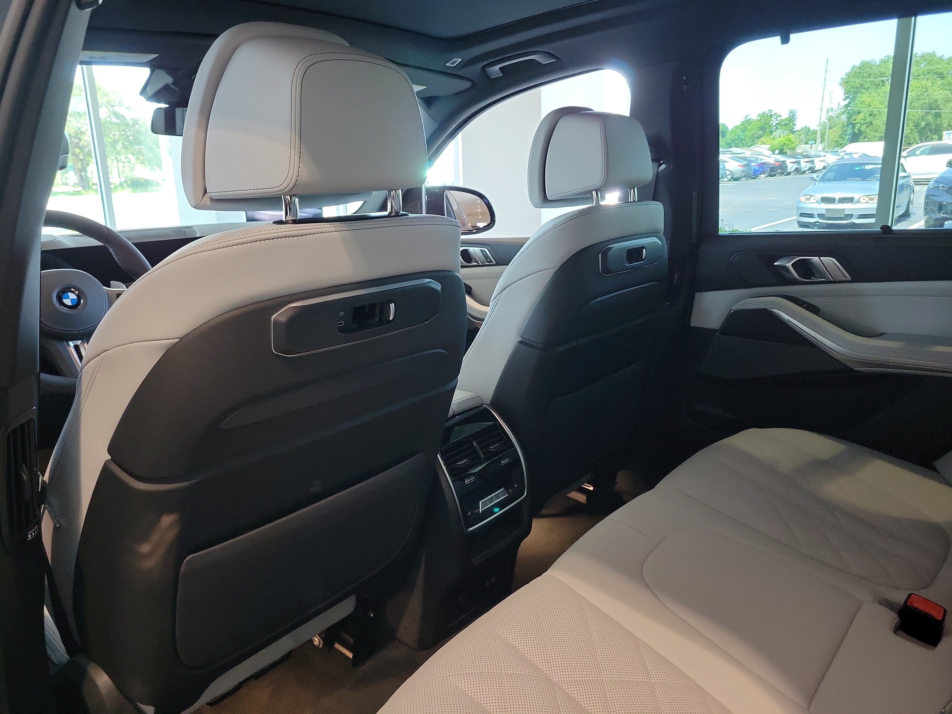 New 2026 BMW X5 M60i w/ Executive Package AWD/4WD image 9