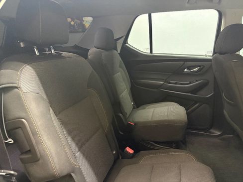 Used 2019 Chevrolet Traverse LT image 38