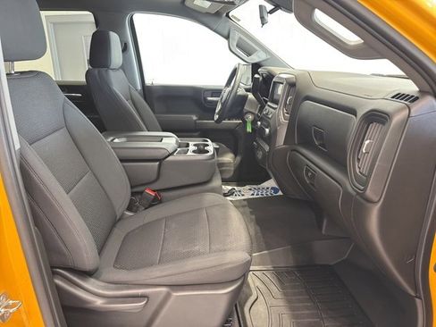 Used 2021 Chevrolet Silverado 1500 Custom Trail Boss w/ LPO, Dark Essentials Package image 11