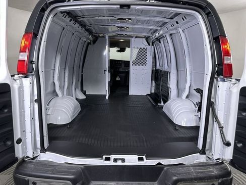 New 2025 GMC Savana 3500 w/ Driver Convenience Package RWD image 22