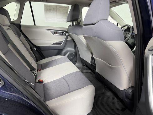 Used 2020 Toyota RAV4 XLE image 40