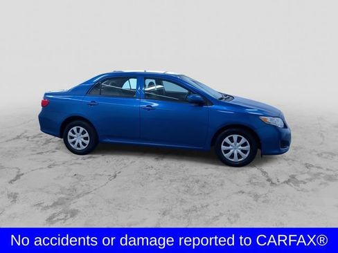 Used 2010 Toyota Corolla LE image 2