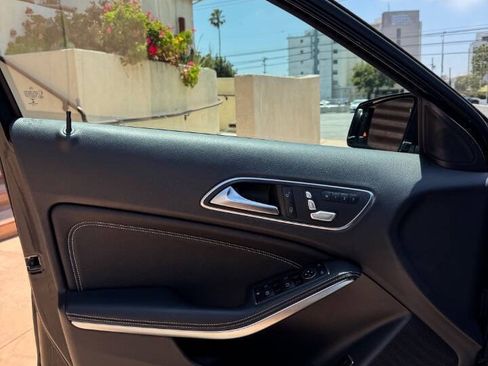 Used 2019 Mercedes-Benz GLA 250 4MATIC image 26