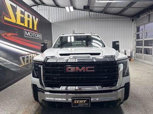 Used 2024 GMC Sierra 3500 Pro AWD/4WD image 28