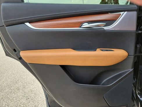 Used 2023 Cadillac XT5 Premium Luxury image 7