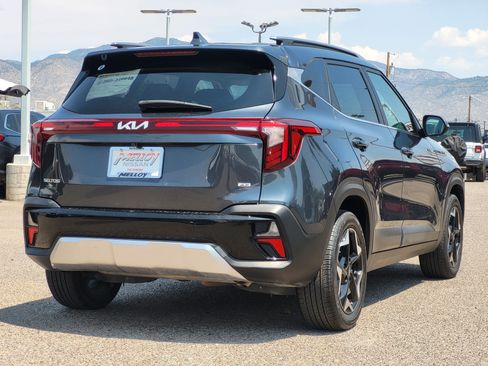 Used 2024 Kia Seltos EX AWD/4WD image 4