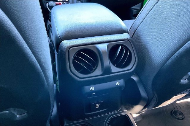Used 2025 Jeep Gladiator Mojave w/ Convenience Group AWD/4WD image 11