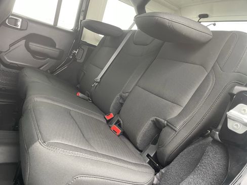 Used 2022 Jeep Wrangler Unlimited Sport image 13