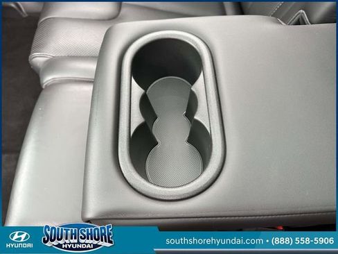 Used 2022 Hyundai Santa Fe Calligraphy image 11