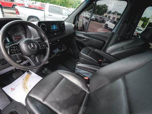 Used 2024 Mercedes-Benz Sprinter 2500 image 14